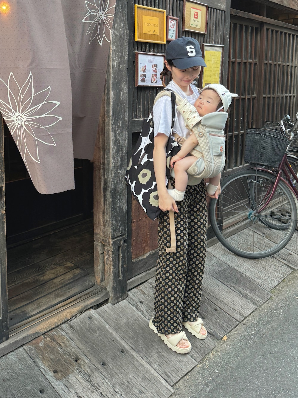 あめ⭐️抱っこ紐SET＆浴衣＆カジュアルパンツコーデ パンツを使った「抱っこ紐」のレディース人気ファッション