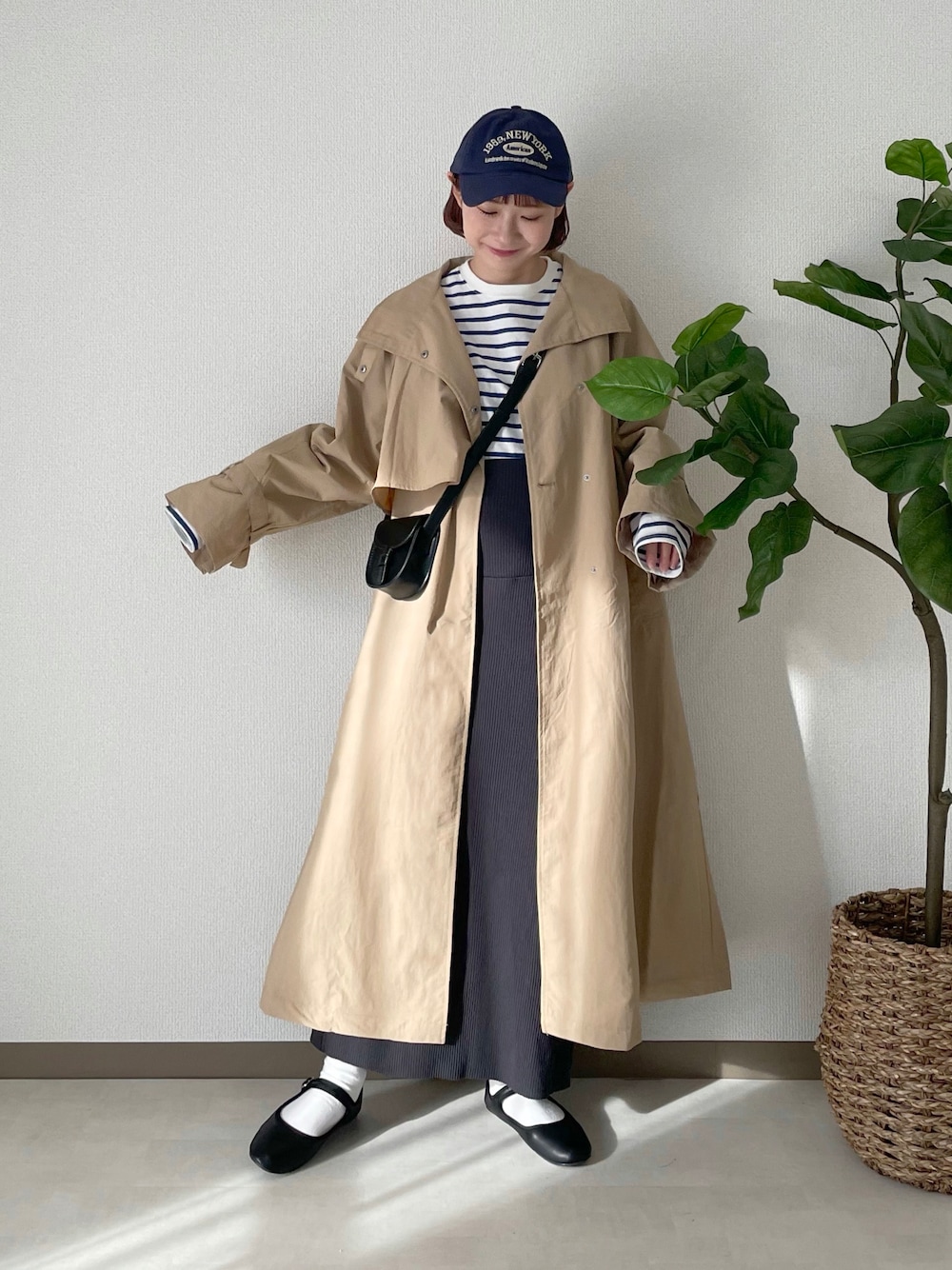 「大人カジュアル、トレンチコート、春アウター、カンフーシューズ、ボーダートップス、キャップ、ライトアウター、春服、春コーデ、春カラー、ちょこび、休日スタイル、低身長、マタニティ、マタニティコーデ」｜「andmeの2wayスタンドカラートレンチコート（トレンチコート、ベージュ系）」を使った、ちょこびさん（骨格ウェーブ・レディース・154cm）の冬コーディネートの1枚目の写真