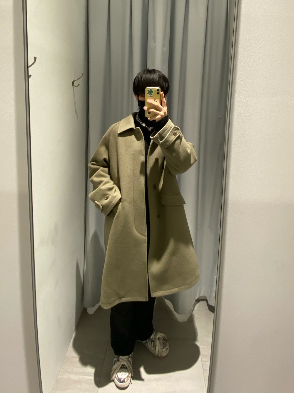 「冬服、冬コーデ、コート、韓国ファッション、韓国ブランド、ロングコート、COVERNAT、おしゃれさんと繋がりたい、お洒落さんとつながりたい」｜「COVERNATの【COVERNAT】WOOL SOLID BALMACAAN COAT / カバーナット ウール ソリッド バルマカーン コート（ステンカラーコート、グレー系）」を使った、りおさん（メンズ・177cm）の秋コーディネートの1枚目の写真