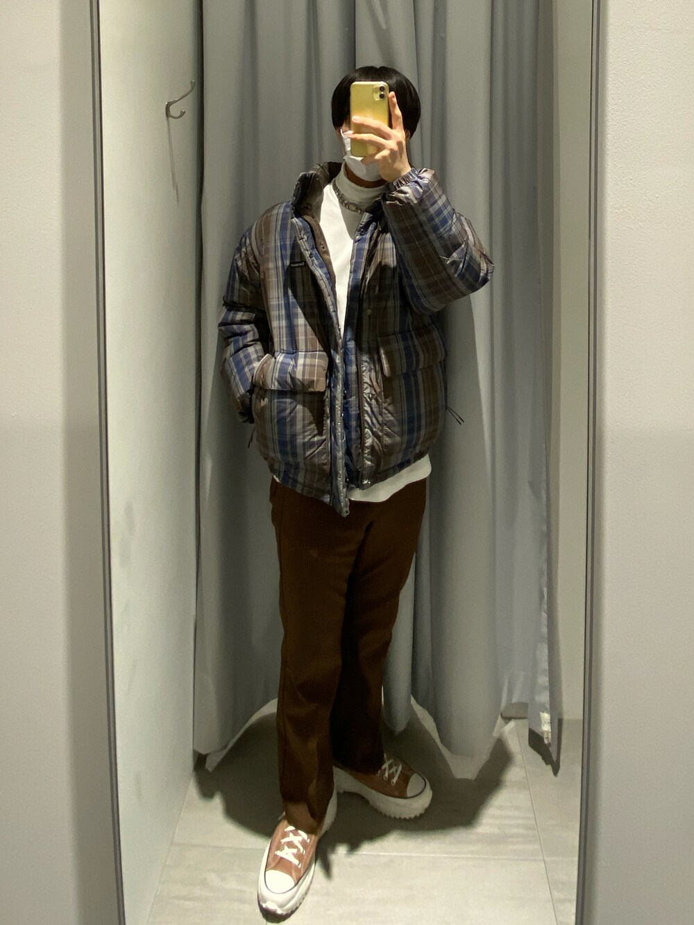 「アウター、ダウンジャケット、ootd、韓国ブランド、韓国ファッション、COVERNAT、秋冬コーデ、お洒落さんとつながりたい、おしゃれさんと繋がりたい、韓国好きな人と繋がりたい」｜「WranglerのWRANCHER/ランチャー ドレスパンツ（レングス長め）（スラックス、ブラウン系）」を使った、りおさん（メンズ・177cm）の冬コーディネートの1枚目の写真