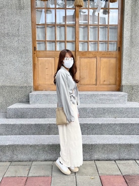 「155㎝コーデ」｜「アイテム（スニーカー）」を使った、𝐉さん（レディース・155cm）の秋コーディネート