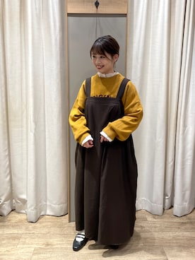 「マスタード」｜「アイテム（ジャンパースカート）」を使った、ひなのさん（レディース・146cm）の秋コーディネート