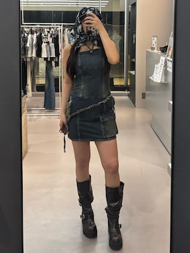 「EMODA（エモダ）のルーズベルトブーツ（ブーツ、ブラック系）」を使った、久道理沙さん（レディース・160cm）の春コーディネート