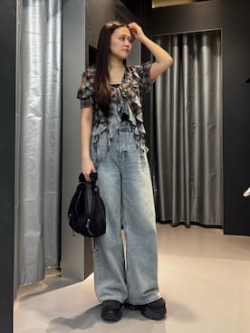 「EMODA（エモダ）のエアバルキーカットオフスニーカー（スニーカー、ブラック系）」を使った、久道理沙さん（レディース・160cm）の夏コーディネート
