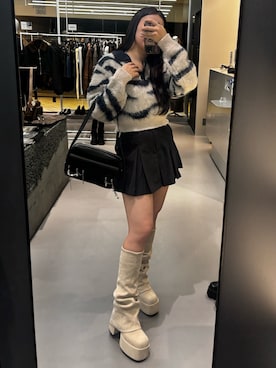 「EMODA（エモダ）のアイテム（ハンドバッグ）」を使った、久道理沙さん（レディース・160cm）の秋コーディネート