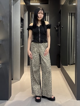 「EMODA（エモダ）のルーズワイドツイルパンツ（その他パンツ、ベージュ系）」を使った、久道理沙さん（レディース・160cm）の夏コーディネート