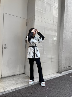 「EMODA（エモダ）のアイテム（ピアス（両耳用））」を使った、久道理沙さん（レディース・160cm）の春コーディネート
