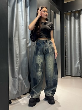 「EMODA（エモダ）のエアバルキーカットオフスニーカー（スニーカー、ブラック系）」を使った、久道理沙さん（レディース・160cm）の夏コーディネート