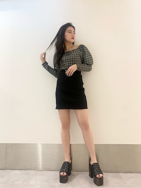 「EMODA（エモダ）のアイテム（ピアス（両耳用））」を使った、久道理沙さん（レディース・160cm）の春コーディネート