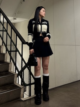 「EMODA（エモダ）のレイヤーチェーンベルトスカート（スカート）」を使った、久道理沙さん（レディース・160cm）の冬コーディネート