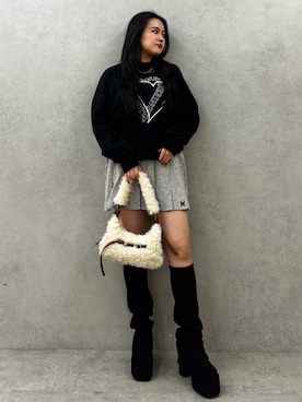 「EMODA（エモダ）のアイテム（スウェット）」を使った、久道理沙さん（レディース・160cm）の秋コーディネート