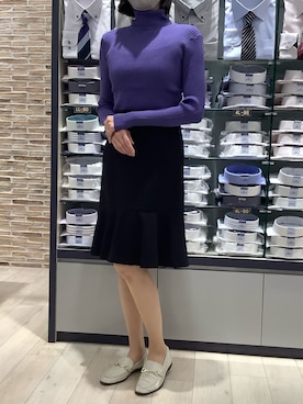 「パープル×黒」｜「アイテム（トップス）」を使った、BRICK HOUSE by Tokyo Shirts 青森エルム店さん（レディース・171cm）の秋コーディネート
