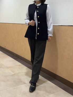 「TOKYO SHIRTS（トウキョウシャツ）のシルキーサテン バンドカラーフリル ブラウス（シャツ/ブラウス、ホワイト系）」を使った、BRICK HOUSE by Tokyo Shirts 青森エルム店さん（メンズ・171cm）の春コーディネート