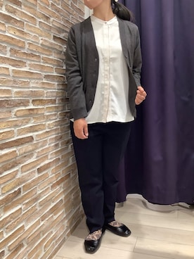 「TOKYO SHIRTS（トウキョウシャツ）の裾丸Ｖネックニットカーディガン（カーディガン/ボレロ）」を使った、BRICK HOUSE by Tokyo Shirts 青森エルム店さん（レディース・154cm）の冬コーディネート