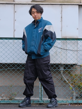 「Lee（リー）のアイテム（カーゴパンツ、ブラック系）」を使った、ユウキさん（メンズ・171cm）の冬コーディネート