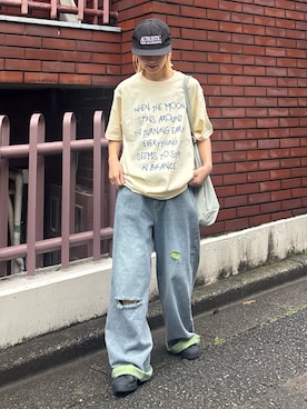 「CIAOPANIC TYPY（チャオパニックティピー）の【WEB限定】手書きメッセージロゴTEE（Tシャツ/カットソー、ベージュ系）」を使った、ayakaさん（レディース・158cm）の春コーディネート