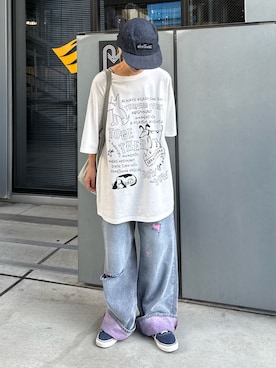 「CIAOPANIC TYPY（チャオパニックティピー）の【UNISEX】ライトオンスカラーロールアップダメージデニム（デニムパンツ、ピンク系）」を使った、ayakaさん（レディース・158cm）の春コーディネート