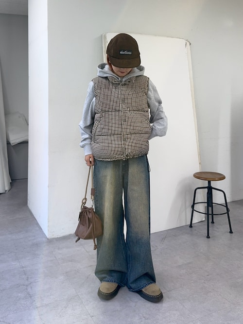 【UNISEX】アシッドウォッシュ加工ロゴジップパーカー