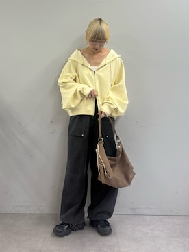 「CIAOPANIC TYPY（チャオパニックティピー）の【ゆるっと抜け感大人フーディー】ピグメントダンボールパーカー（パーカー、イエロー系）」を使った、ayakaさん（レディース・158cm）の春コーディネート