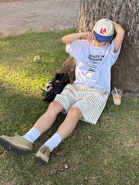 「CIAOPANIC TYPY（チャオパニックティピー）の【UNISEX】【WEB限定】宇宙人プリントTシャツ（Tシャツ/カットソー、グレー系）」を使った、ayakaさん（レディース・158cm）の春コーディネート