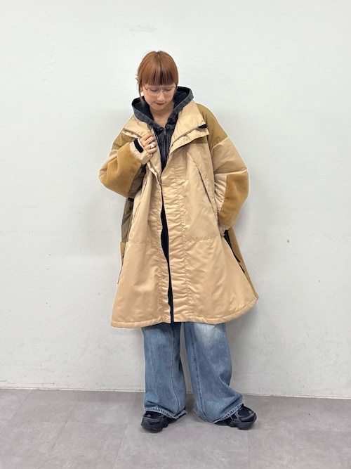 【UNISEX】アシッドウォッシュ加工ロゴジップパーカー