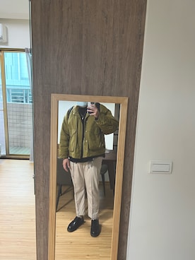 「plain-me（プレインミー）のアイテム（スラックス）」を使った、Vince    Hsuさん（メンズ・178cm）の秋コーディネート