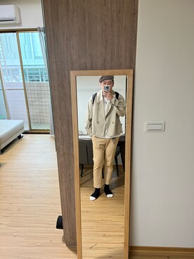 「plain-me（プレインミー）のアイテム（チノパンツ）」を使った、Vince    Hsuさん（メンズ・178cm）の秋コーディネート