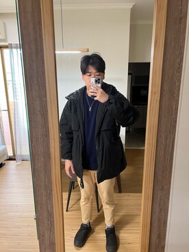 「plain-me（プレインミー）のアイテム（チノパンツ）」を使った、Vince    Hsuさん（メンズ・178cm）の冬コーディネート