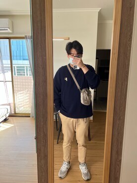 「plain-me（プレインミー）のアイテム（チノパンツ）」を使った、Vince    Hsuさん（メンズ・178cm）の冬コーディネート
