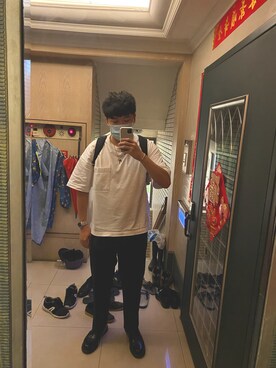 「plain-me（プレインミー）のアイテム（スラックス）」を使った、Vince    Hsuさん（メンズ・178cm）の秋コーディネート