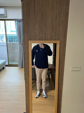 「plain-me（プレインミー）のアイテム（チノパンツ）」を使った、Vince    Hsuさん（メンズ・178cm）の秋コーディネート