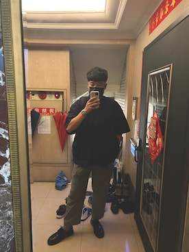 「plain-me（プレインミー）のアイテム（スラックス）」を使った、Vince    Hsuさん（メンズ・178cm）の夏コーディネート