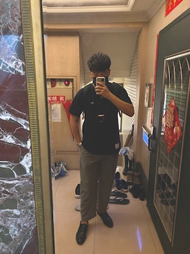 「plain-me（プレインミー）のアイテム（スラックス）」を使った、Vince    Hsuさん（メンズ・178cm）の夏コーディネート