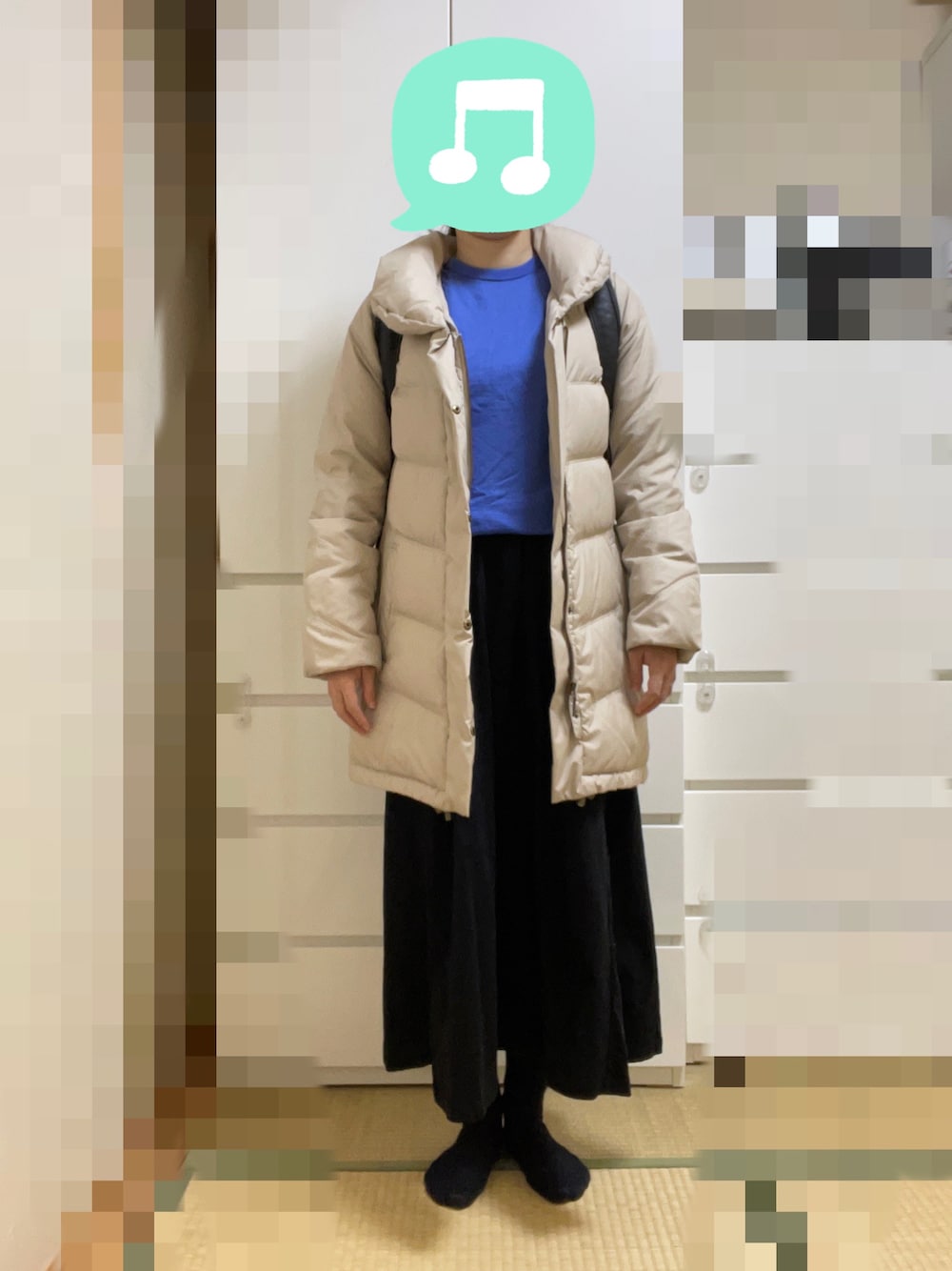「室内でごめんなさい、雨の日コーデ、習い事、きれいめカジュアル、UNIQLO、プチプラ」｜「UNIQLOのエクストラファインメリノクルーネックセーター（長袖）　Mサイズ（ニット/セーター、ブルー系）」を使った、むぅたさん（レディース・159cm）の冬コーディネートの1枚目の写真