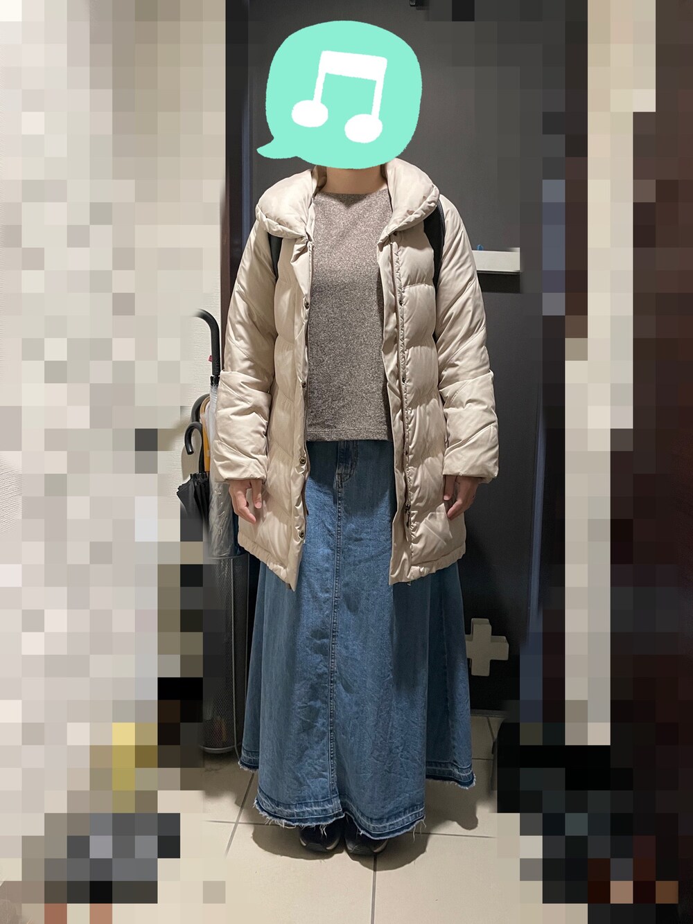 「デニム、リラックススタイル、習い事、ニット、冬コーデ、シンプルコーデ、スニーカー、UNIQLO、プチプラ、GU、ロングスカート」｜「UNIQLOのソフトニットパフスリーブクルーネックT Mサイズ（ニット/セーター、ベージュ系）」を使った、むぅたさん（レディース・159cm）の冬コーディネートの1枚目の写真