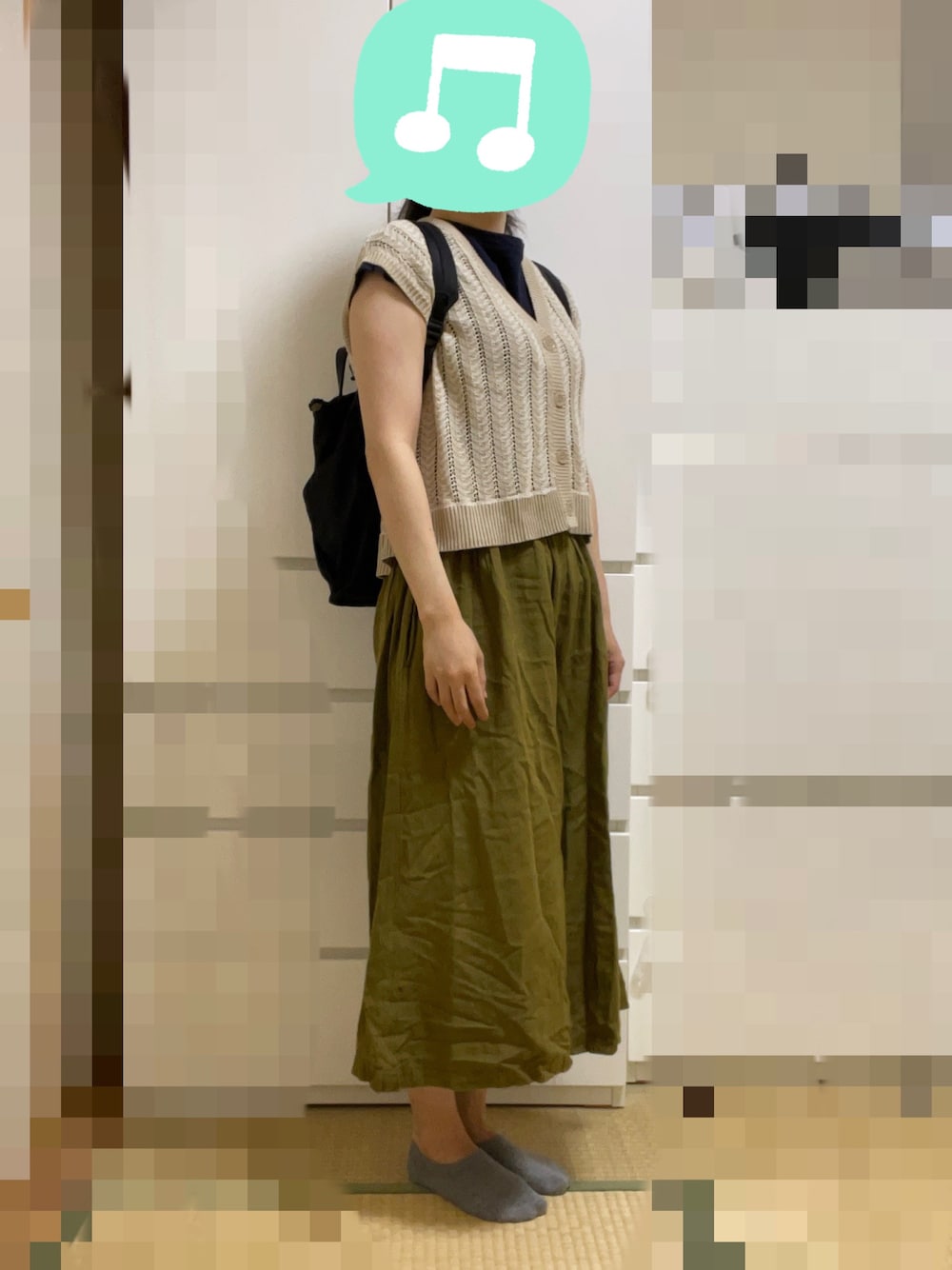 「ワイドパンツ、ベスト、Tシャツ、スニーカー、リュック、室内でごめんなさい」｜「無印良品のムラ糸天竺編みフレンチスリーブＴシャツ 婦人Ｍ・ネイビー（Tシャツ/カットソー、ブルー系）」を使った、むぅたさん（レディース・159cm）の夏コーディネートの1枚目の写真