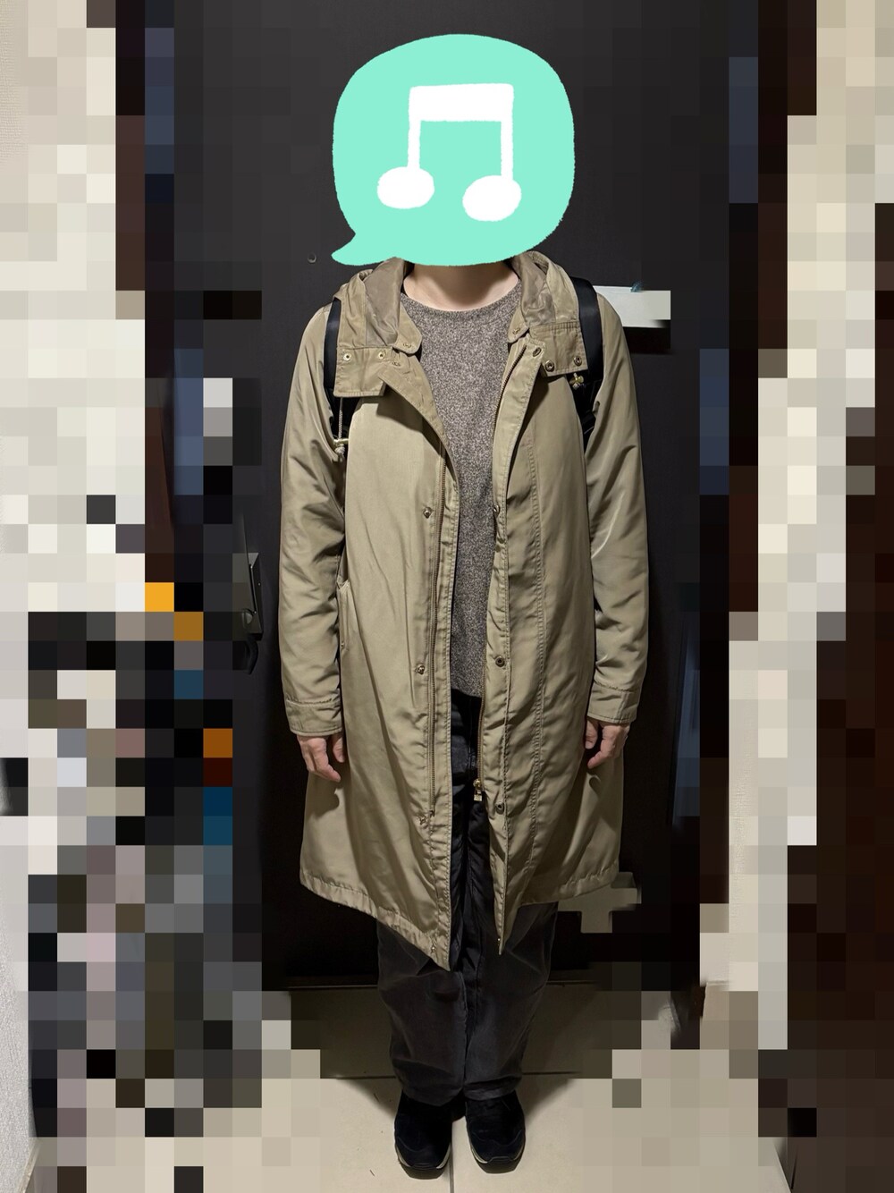 「シンプルコーデ、春コーデ、プルオーバー、デニム、マウンテンパーカー、スニーカー、リュック」｜「UNIQLOのソフトニットパフスリーブクルーネックT Mサイズ（ニット/セーター、ベージュ系）」を使った、むぅたさん（レディース・159cm）の春コーディネートの1枚目の写真
