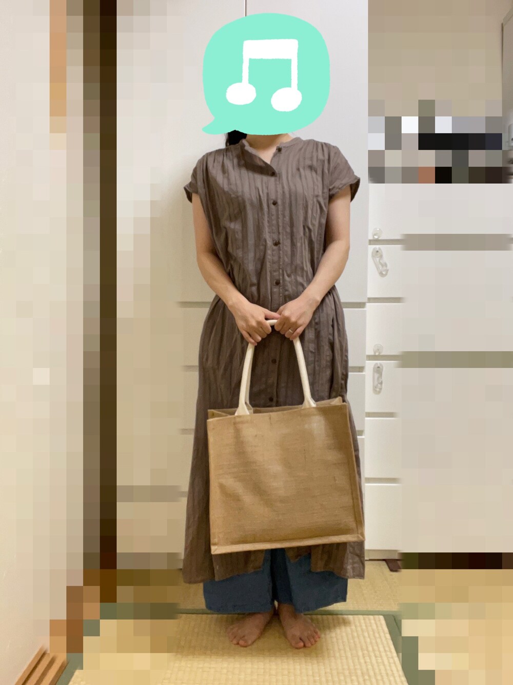 「ワンピース、室内でごめんなさい、習い事、プチプラ、ロングワンピース、トートバッグ、デニム」｜「coenのストライプフレンチスリーブコットンワンピース（ワンピース、ブラウン系）」を使った、むぅたさん（レディース・159cm）の秋コーディネートの1枚目の写真