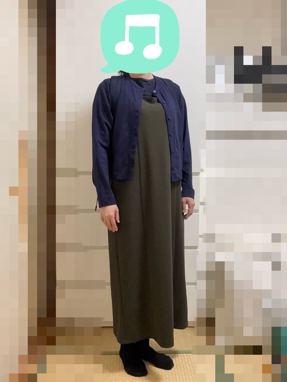 「ネイビー、Tシャツ、ワンピース、カーディガン、ブーツ、リュック、プチプラ、室内でごめんなさい」｜「無印良品のムラ糸天竺編みフレンチスリーブＴシャツ 婦人Ｍ・ネイビー（Tシャツ/カットソー、ブルー系）」を使った、むぅたさん（レディース・159cm）の春コーディネートの1枚目の写真