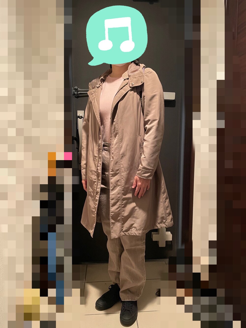 「秋色、モッズコート、ニット、デニム、スニーカー、UNIQLO、ロングコート、プチプラ、淡色コーデ、GU、ピンク」｜「UNIQLOのウォッシャブルコットンクルーネックセーター　Lサイズ（ニット/セーター、ピンク系）」を使った、むぅたさん（レディース・159cm）の秋コーディネートの1枚目の写真