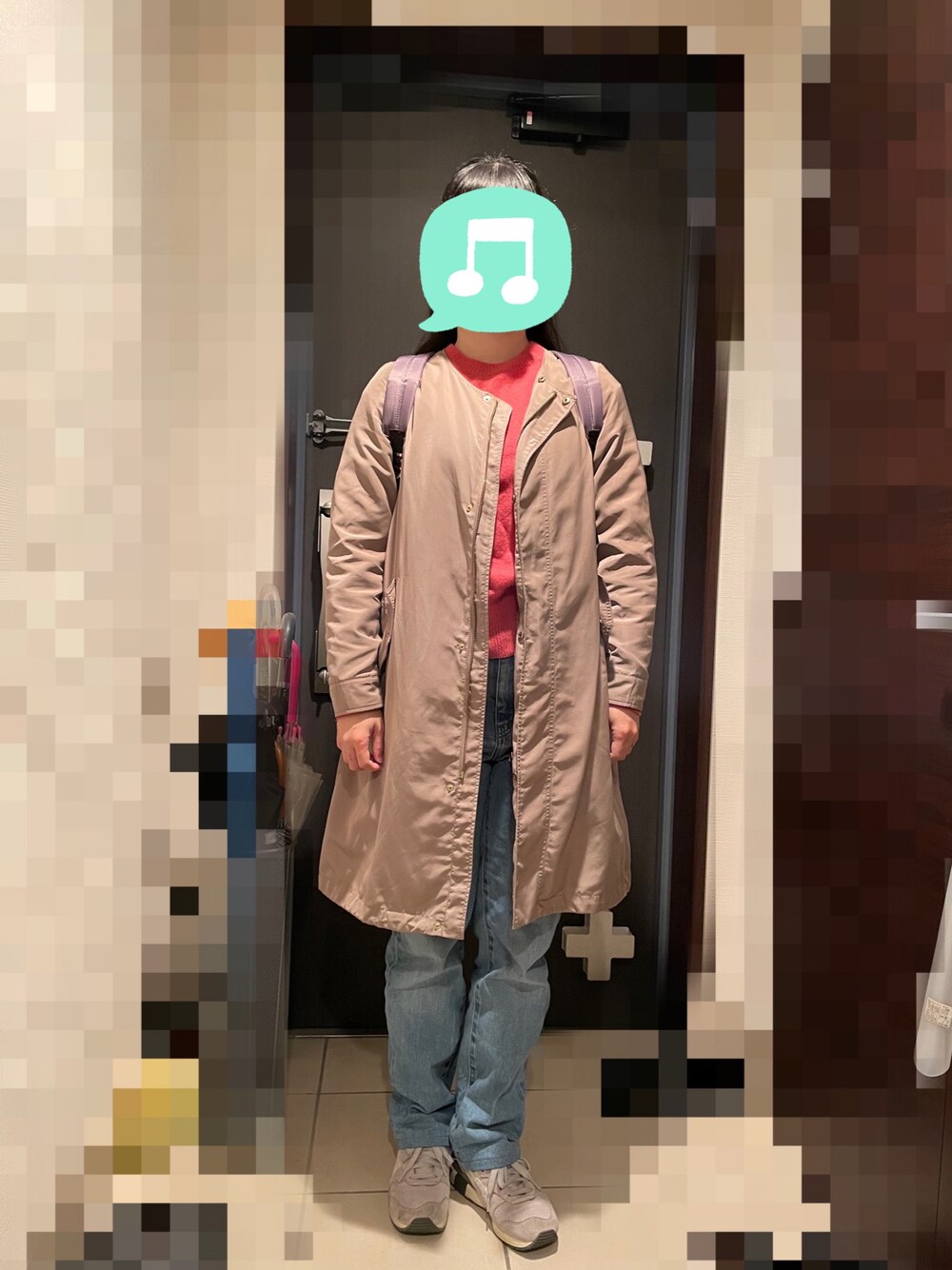「プチプラ、歩きやすい、ショッピングモール、ショッピングコーデ、着替えやすい、スニーカーコーデ、ロングコート、カラーニット、デニム、UNIQLO、デニムっていいよね、ピンク、モッズコート、ニット、スニーカー」｜「UNIQLOのスリムストレートハイライズジーンズ（デニムパンツ、ブルー系）」を使った、むぅたさん（レディース・159cm）の秋コーディネートの1枚目の写真