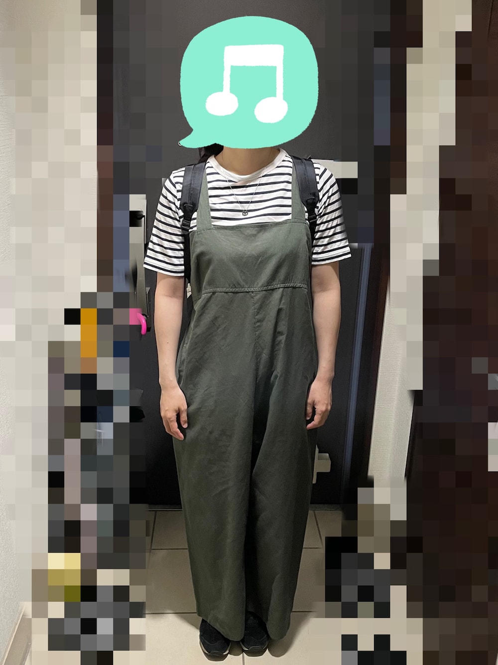 「UNIQLO、サロペット、ボーダー、リュック、カジュアル、カーディガン、リネン、夏だ！Tシャツ着よう！」｜「HoneysのオーガニックボーダーＴ（Tシャツ/カットソー、ホワイト系）」を使った、むぅたさん（レディース・159cm）の夏コーディネートの1枚目の写真