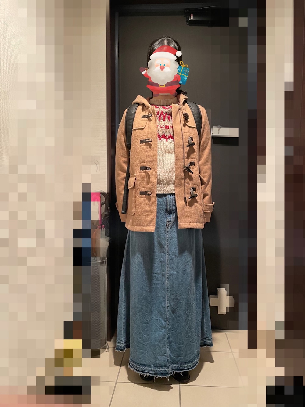 「クリスマスに着たい服、ノルディック柄、ブーツ、お気に入りコーデ、冬コーデ、プチプラ、ショートブーツ、GU、デニム、デニムっていいよね、デニムスカート、ニット、ロングスカート」｜「GUのデニムフレアマキシスカート（デニムスカート、ブルー系）」を使った、むぅたさん（レディース・159cm）の冬コーディネートの1枚目の写真