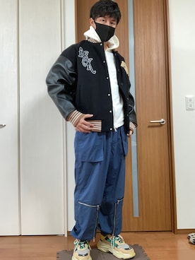 「A FEW GOOD KIDS（ア フュー グッド キッズ）のA'GEM/9 × .kom『A FEW GOOD KIDS/ア フュー グッド キッズ』DICE LEATHER VARSITY JACKET/ダイス レザー バーシティージャケット スタジャン（スタジャン、ブラック系）」を使った、ゆっけさん（キッズ・145cm）の秋コーディネート