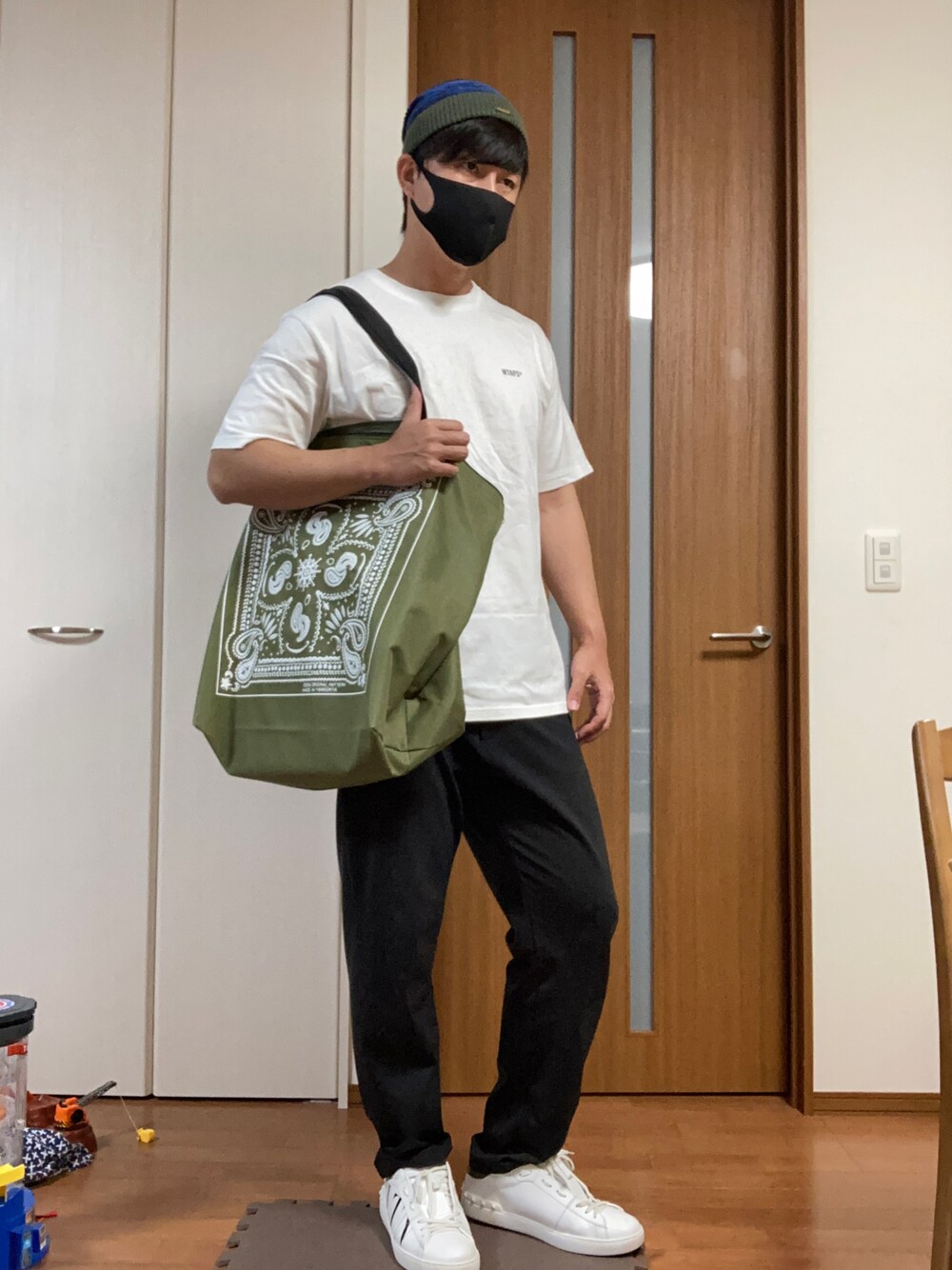 「ゆみっつ夏のロゴまつり、夏のTシャツフェス」｜「桃のアイテム（その他、ピンク系）」を使った、ゆっけさん（メンズ・174cm）の夏コーディネートの1枚目の写真