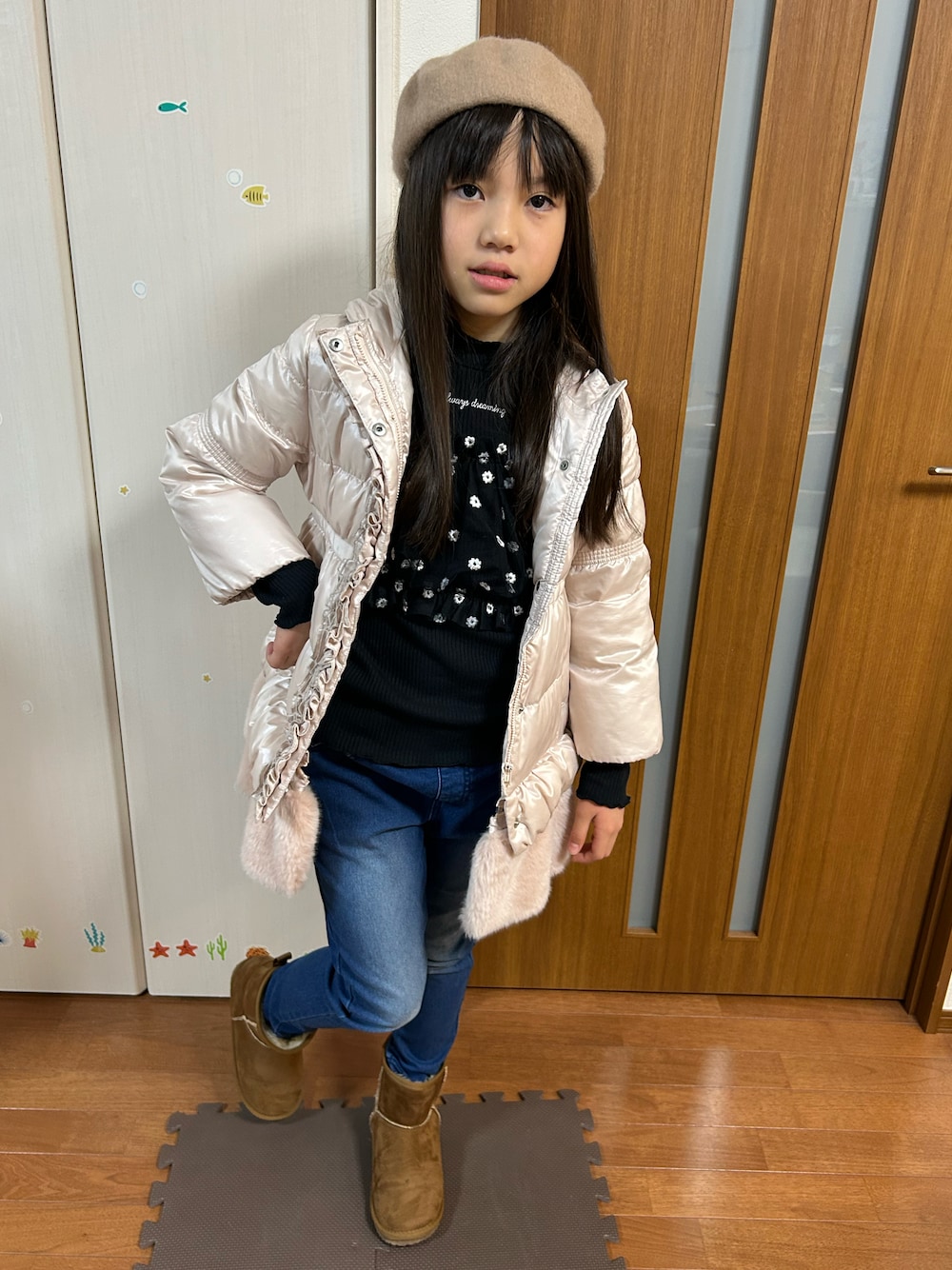 「冬アウター、小学生コーデ」｜「JILL STUARTのアイテム（ダウンジャケット/コート、ピンク系）」を使った、ゆっけさん（キッズ・138cm）の冬コーディネートの1枚目の写真