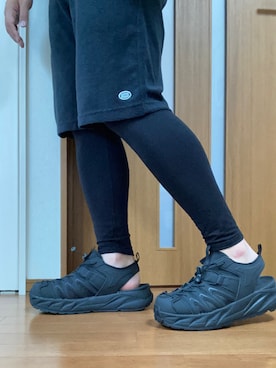 「tarasのアイテム（サンダル、ブラック系）」を使った、ゆっけさん（キッズ・145cm）の春コーディネート