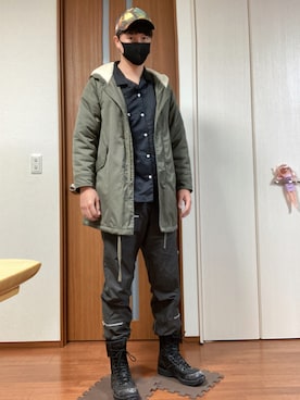 「WHIZLIMITED（ウィズリミテッド）のアイテム（カーゴパンツ、グリーン系）」を使った、ゆっけさん（キッズ・145cm）の冬コーディネート