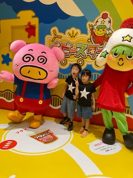 「Bee des Bee（ビーデスビー）のアイテム（Tシャツ/カットソー、ブラック系）」を使った、ゆっけさん（キッズ・145cm）の夏コーディネート
