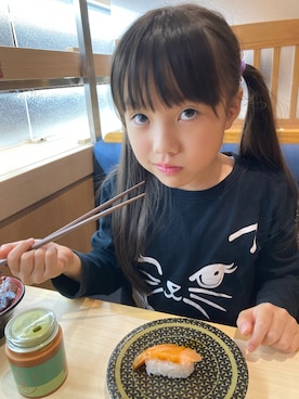 「H&M（エイチ・アンド・エム）のアイテム（Tシャツ/カットソー、ブラック系）」を使った、ゆっけさん（キッズ・145cm）の秋コーディネート